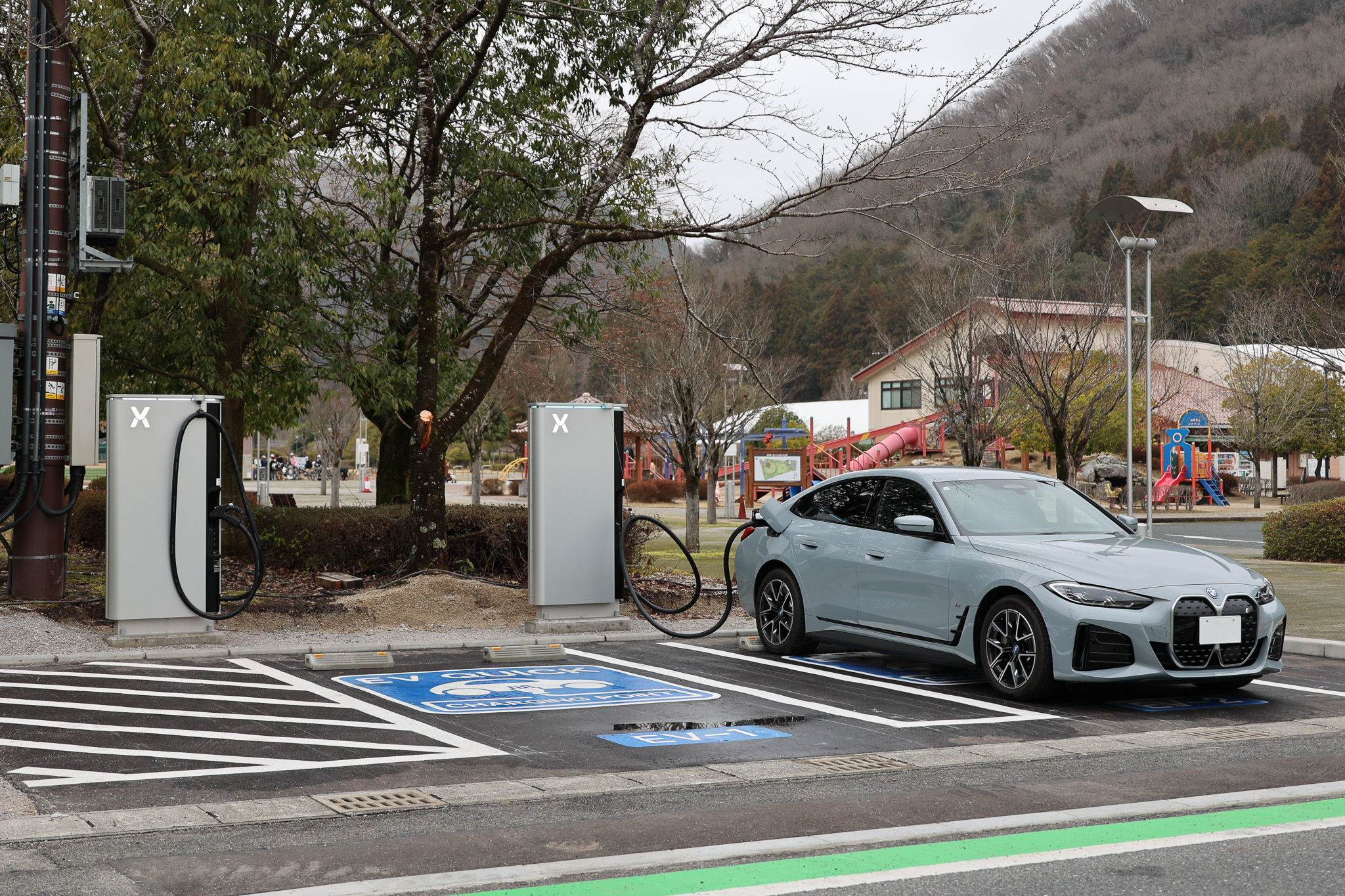 Delivery of a Battery Storage Type Ultra-Fast EV Charger to Niimi