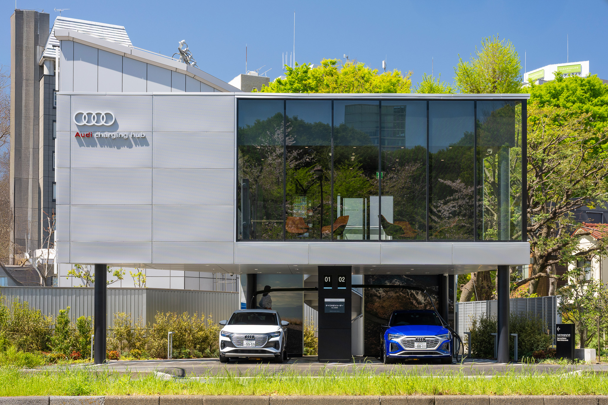 Audi charging hub 芝公園に蓄電池型超急速EV充電器を納入 - Newsroom